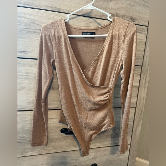 Abercrombie and fitch tan wrap long sleeve bodysuit S - Picture 1 of 6
